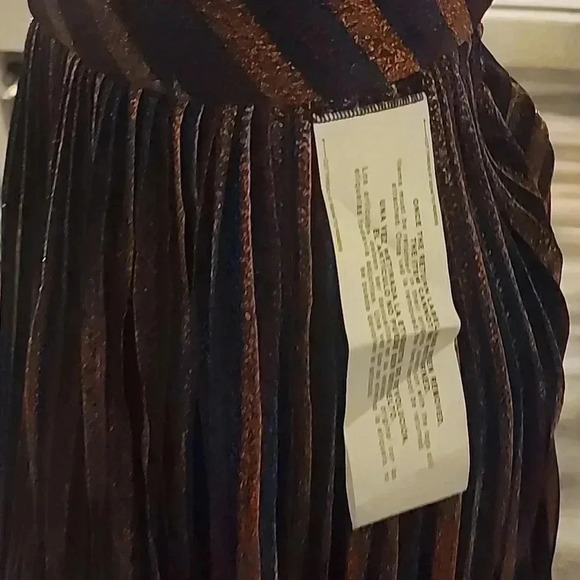 DRESS THE POPULATION HALEY METALLIC STRIPED V-NECK PLEADED DRESS SIZE XS - Picture 5 of 7